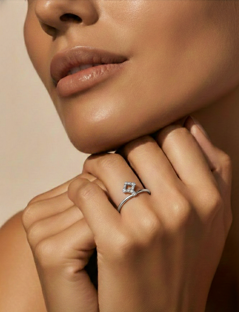 Unique Round Cut Diamond Ring For Her Modern Delicate In 14K gold Light & Stylish