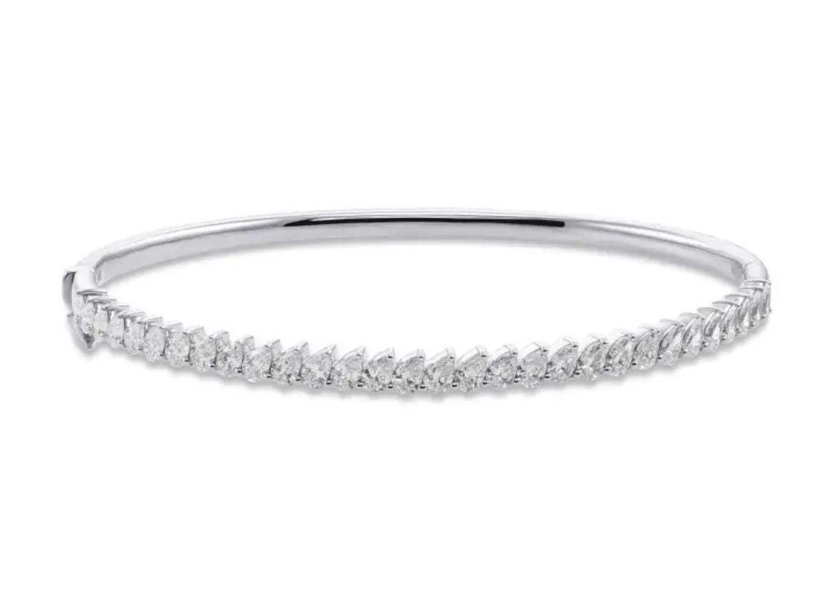 4.06Ct Pear Cut Top Grade Natural Diamond Antique Handcrafted Minimalist Vintage Cluster Bangle Bracelet for Women's