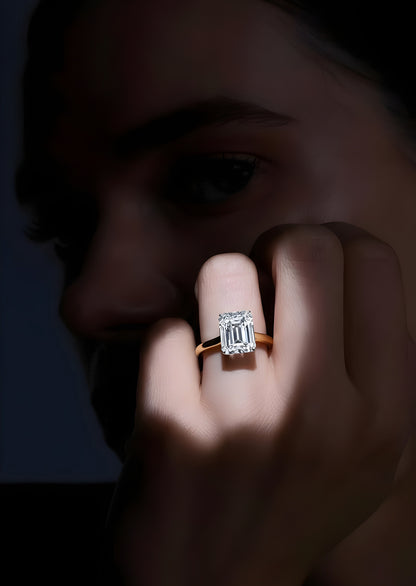 Elegance New Style Emerald Cut Lab Diamond Shinning Solitaire Diamond Ring For Daily Wear