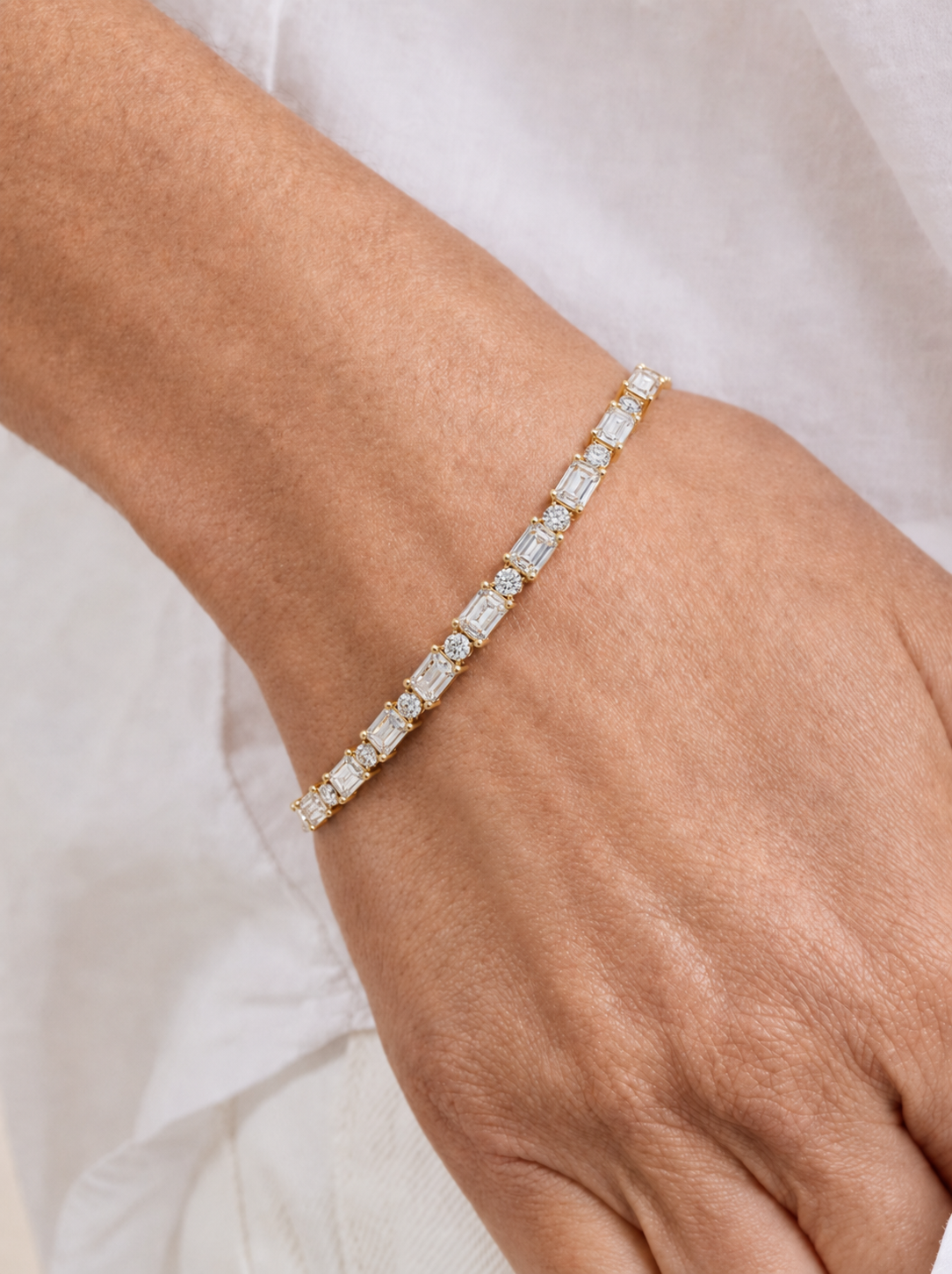 5.10 Ct Emerald & Round Cut Diamond Tennis Bracelet