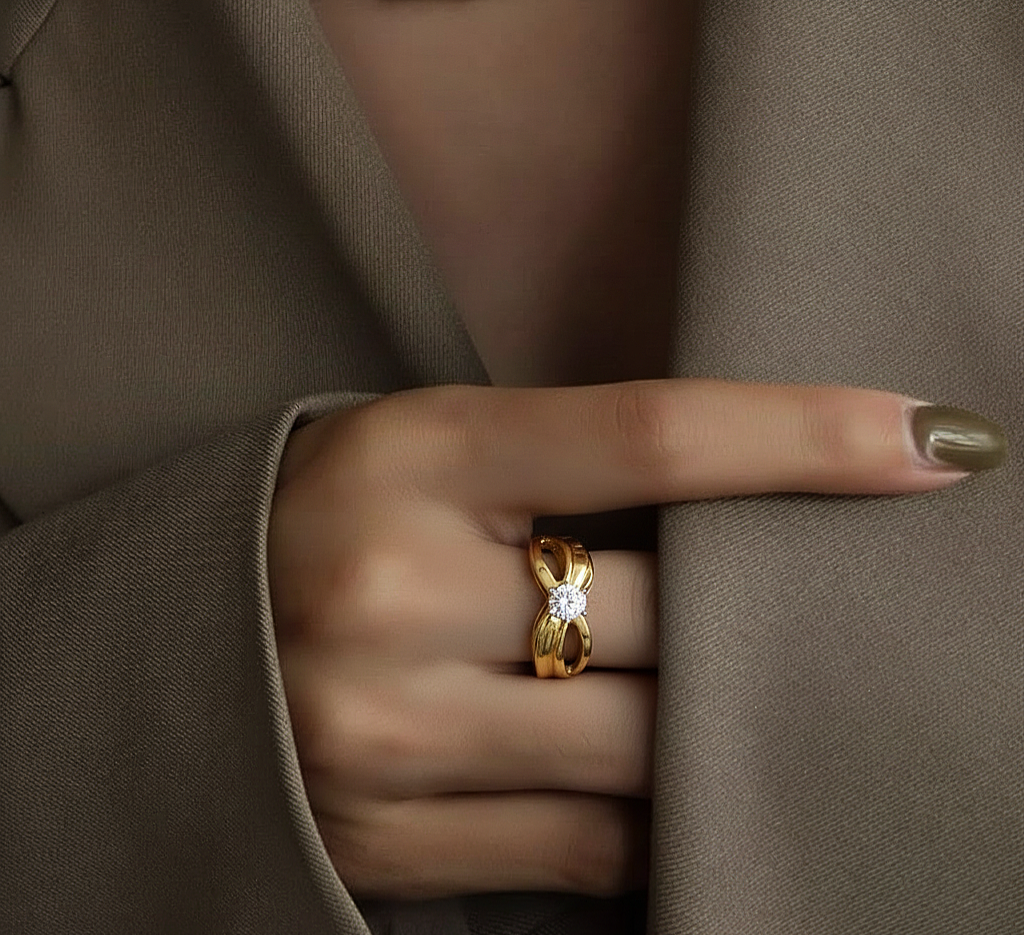 Lab Grown Round Diamond Peg Shank Ring