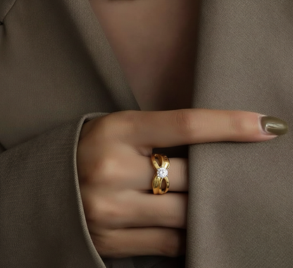 Lab Grown Round Diamond Peg Shank Ring