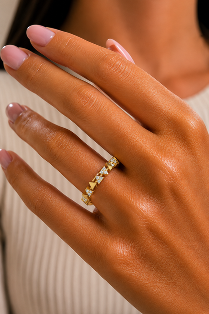 14K Solid Gold Triangle Diamond Wedding Band Alternating Diamond Band Ring For Women - HIGHCARAT DIAMONDS