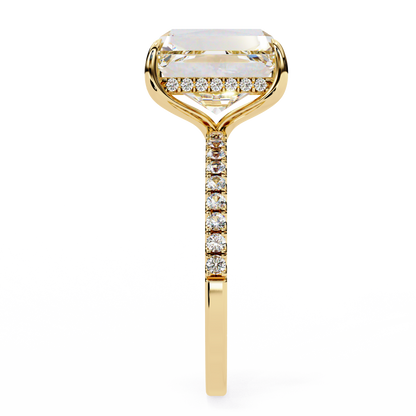 Handcrafted Women's Ring with Emerald and round Cut 2.80 Ct Lab Grown Diamond gift for her