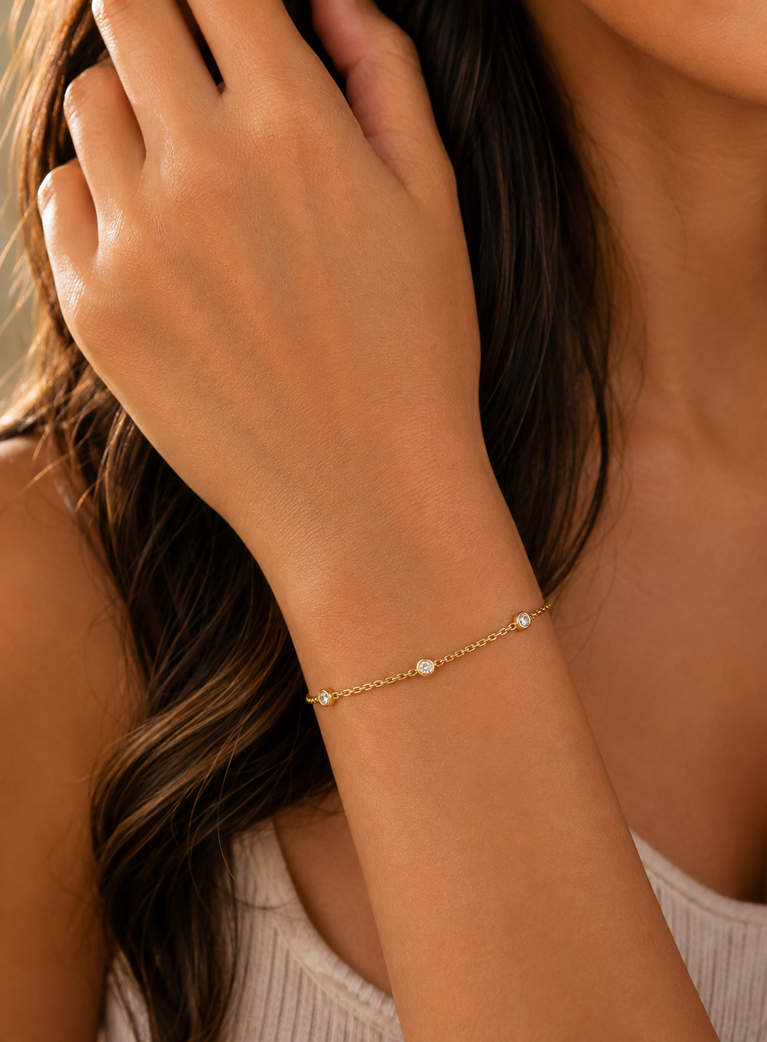 Round Colorless Diamond Bezel Set Charm Bracelet