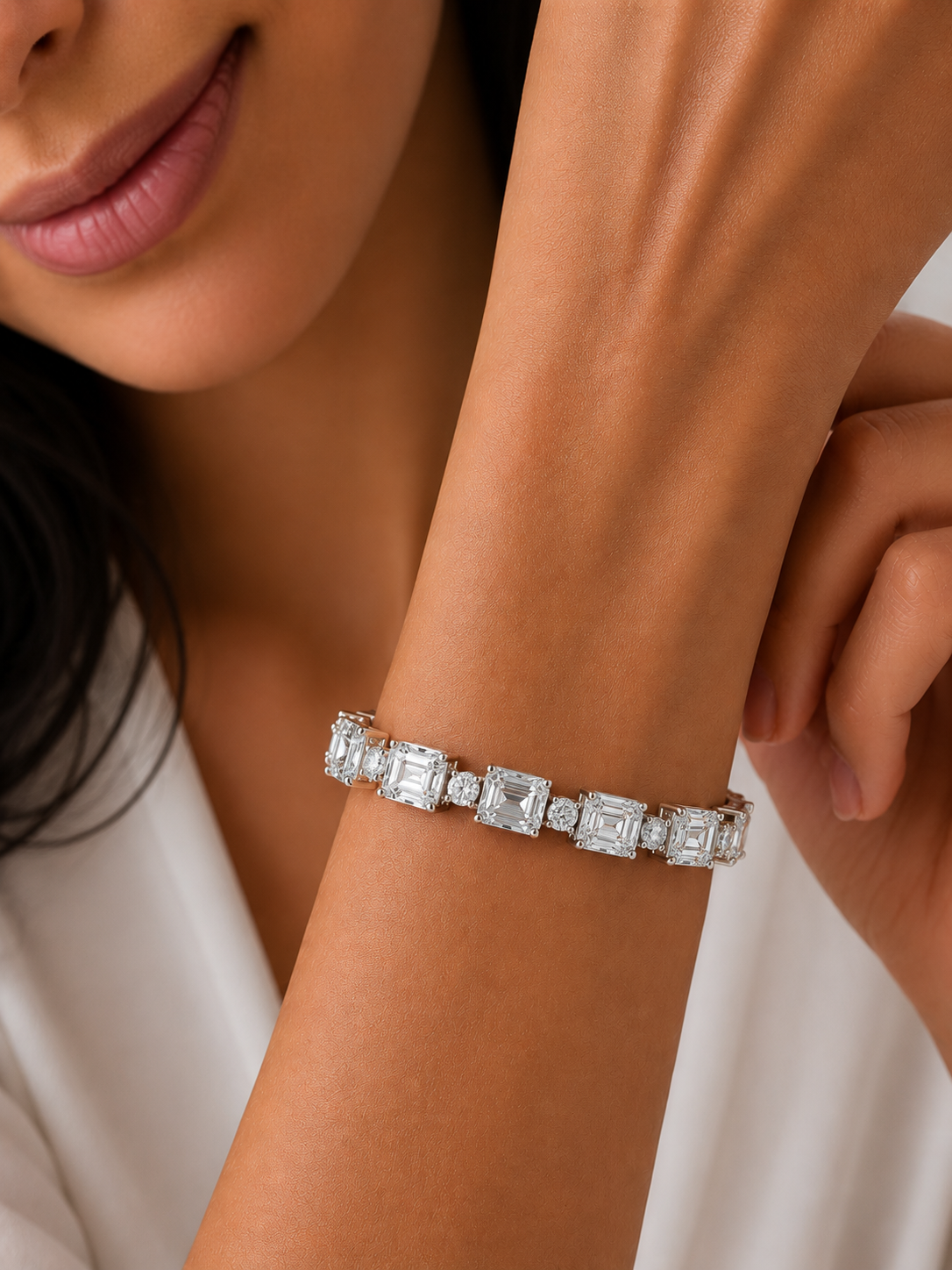 Round & Emerald Cut lab Grown Diamond Tennis Barcelet
