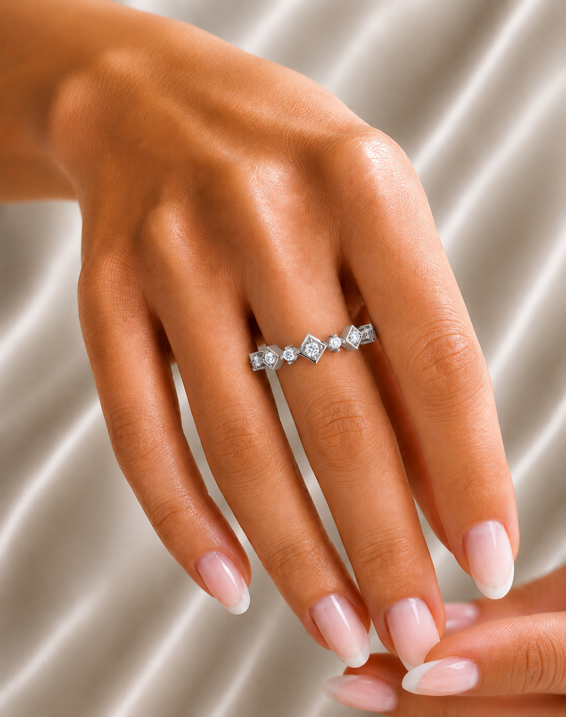 Geometric Round Cut Lab Grown Diamond Band Ring - HIGHCARAT DIAMONDS