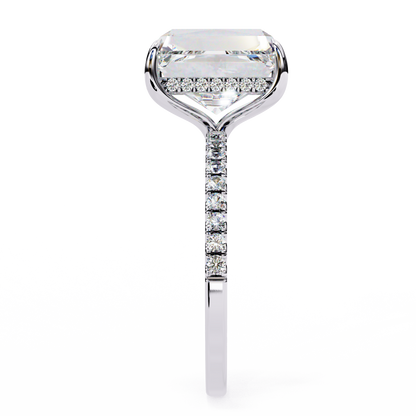 Handcrafted Women's Ring with Emerald and round Cut 2.80 Ct Lab Grown Diamond gift for her