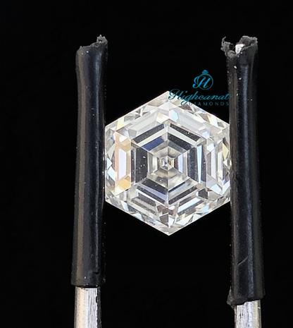 Hexagon step cut lab grown diamond featuring clean geometric symmetry and mirror like facets